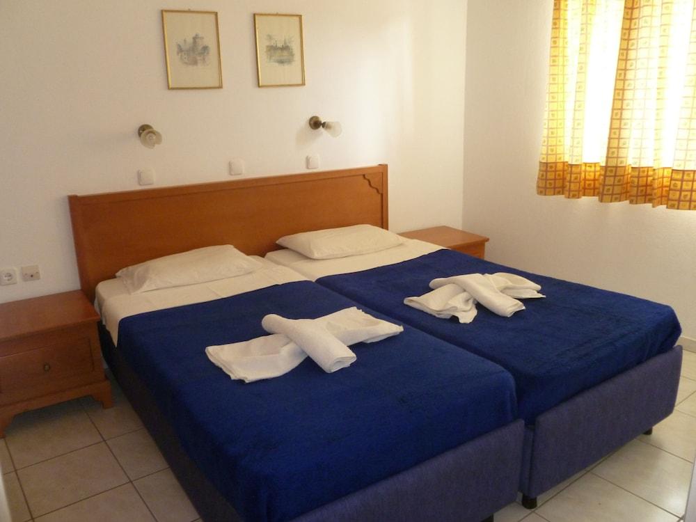Costas & Chrysoula Aparthotel ปลาเกียส ภายนอก รูปภาพ