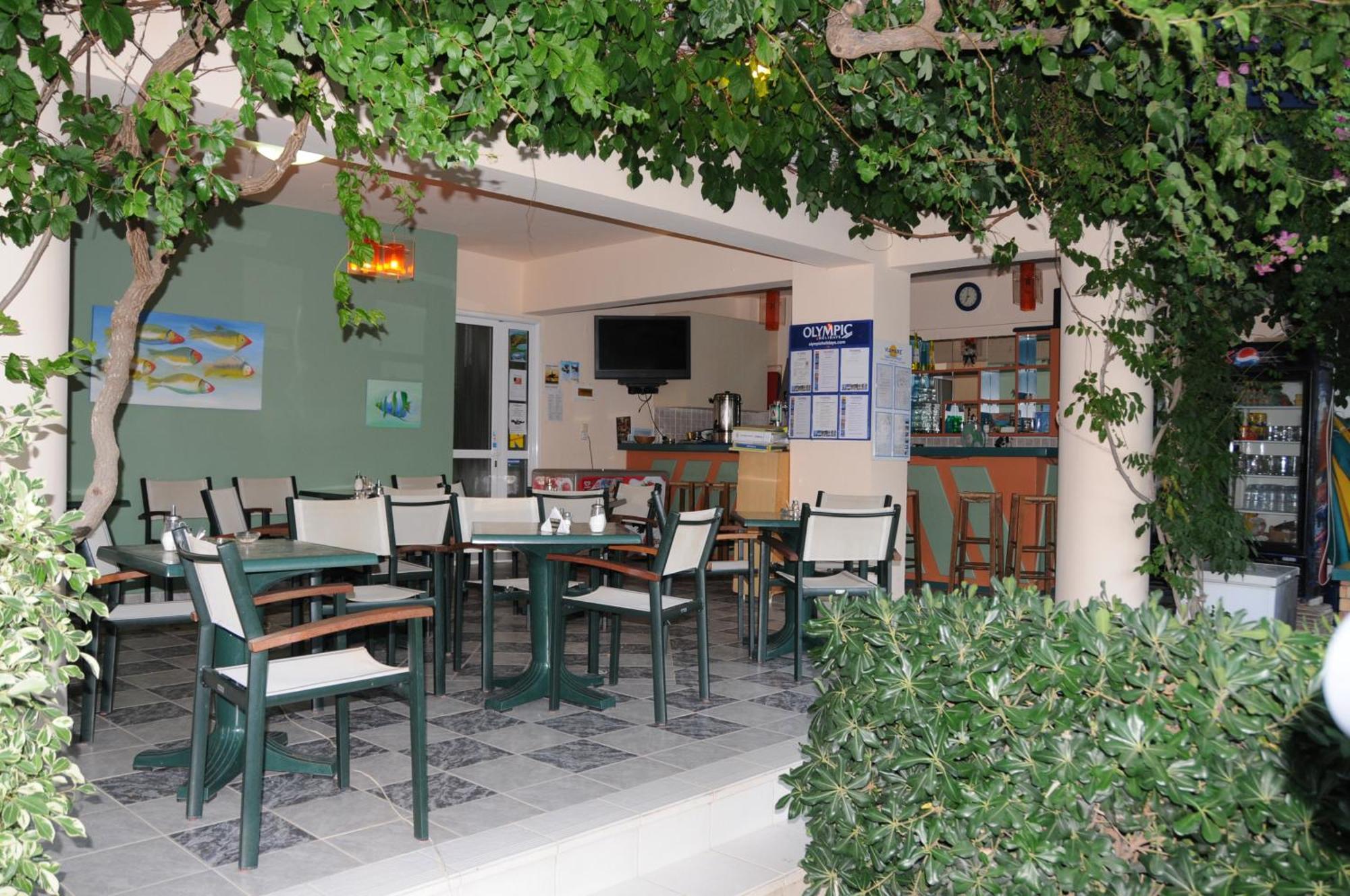 Costas & Chrysoula Aparthotel ปลาเกียส ภายนอก รูปภาพ