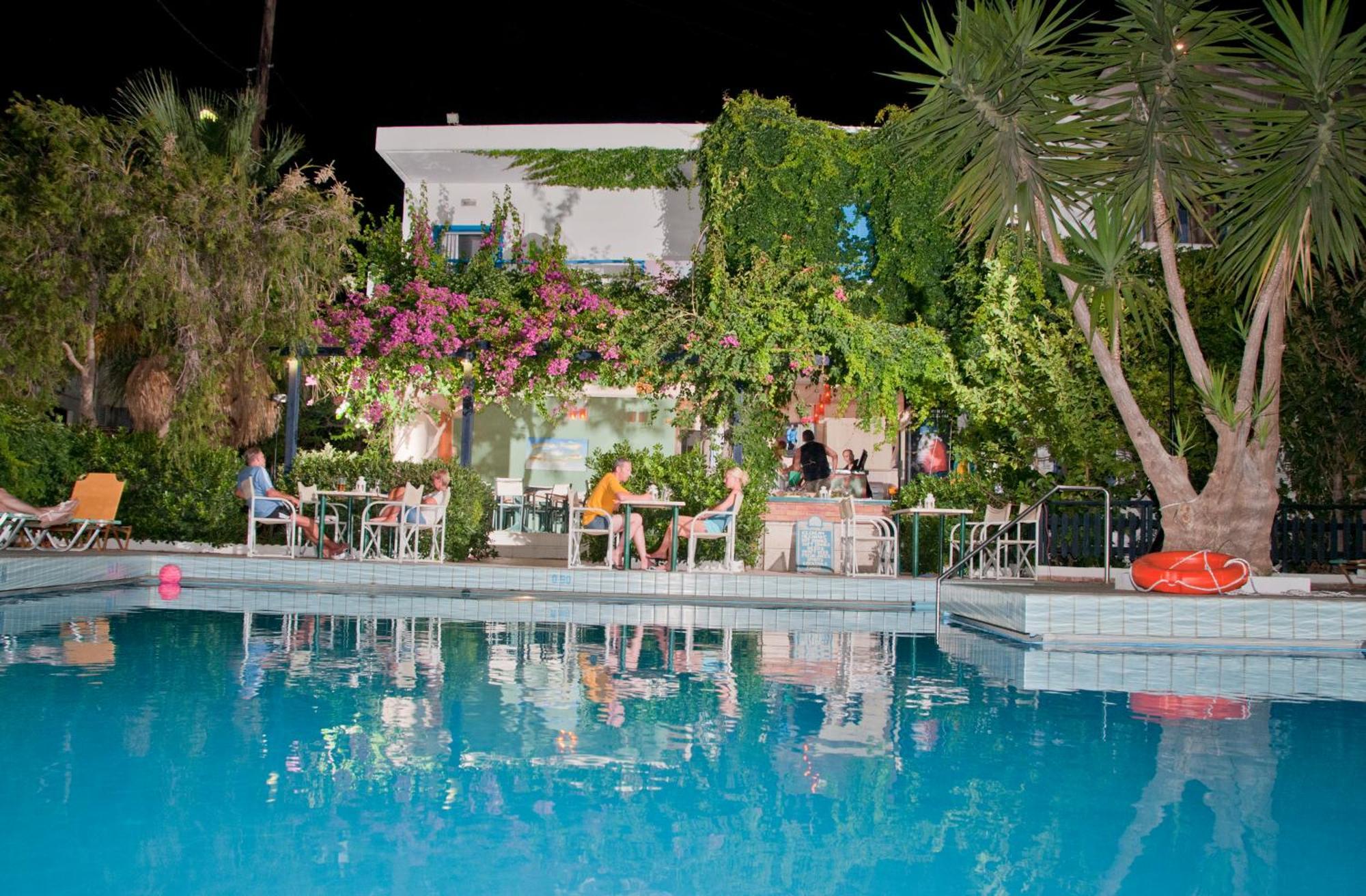 Costas & Chrysoula Aparthotel ปลาเกียส ภายนอก รูปภาพ