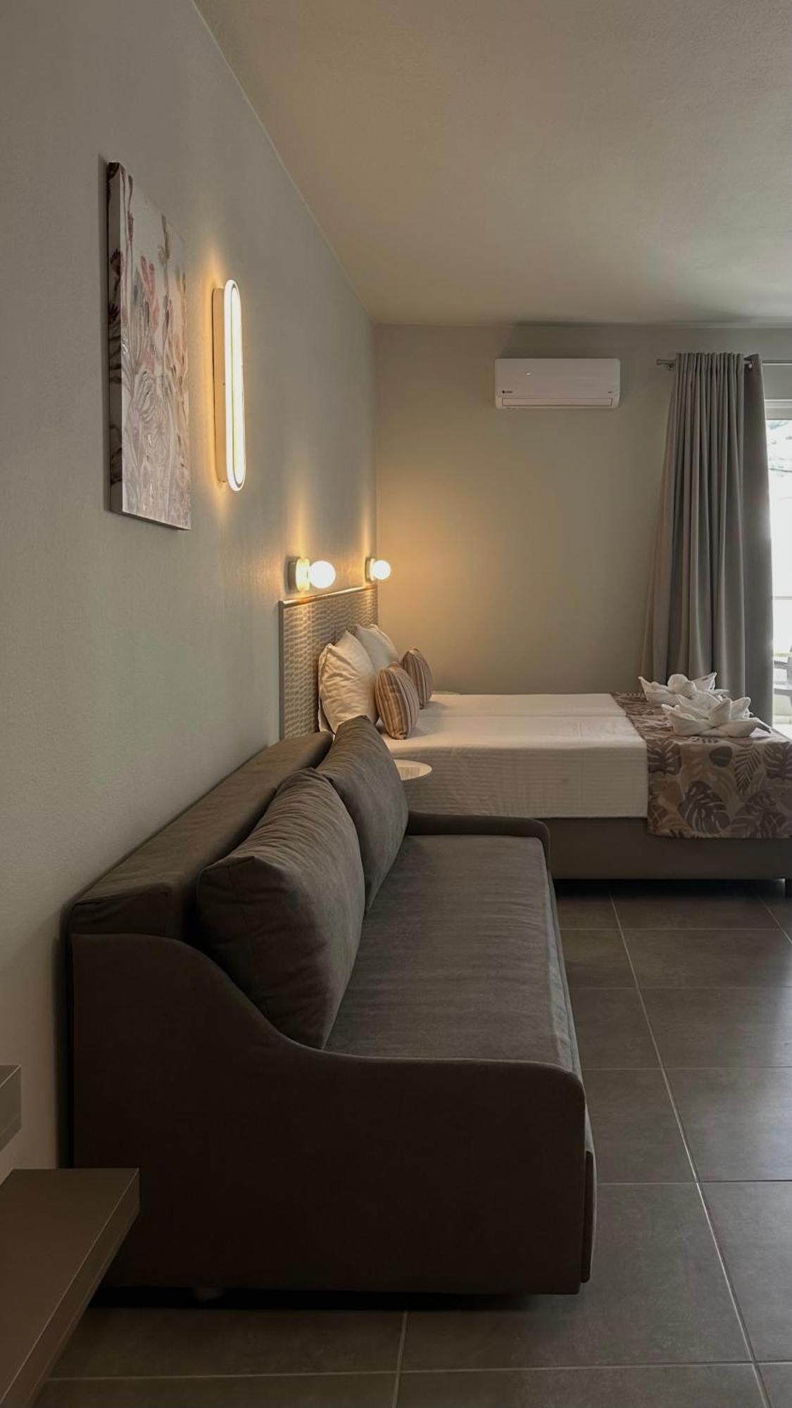 Costas & Chrysoula Aparthotel ปลาเกียส ภายนอก รูปภาพ