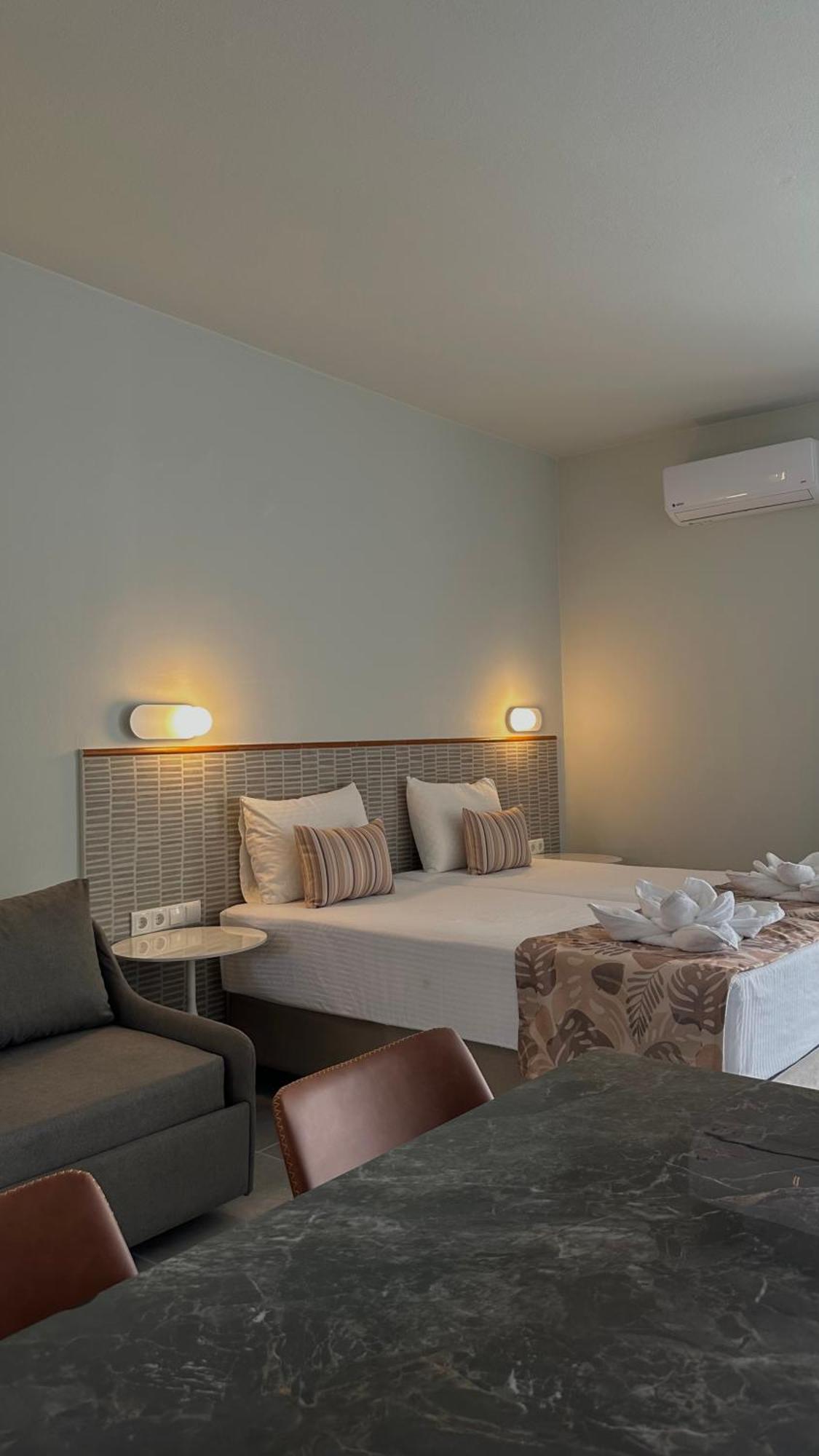 Costas & Chrysoula Aparthotel ปลาเกียส ภายนอก รูปภาพ