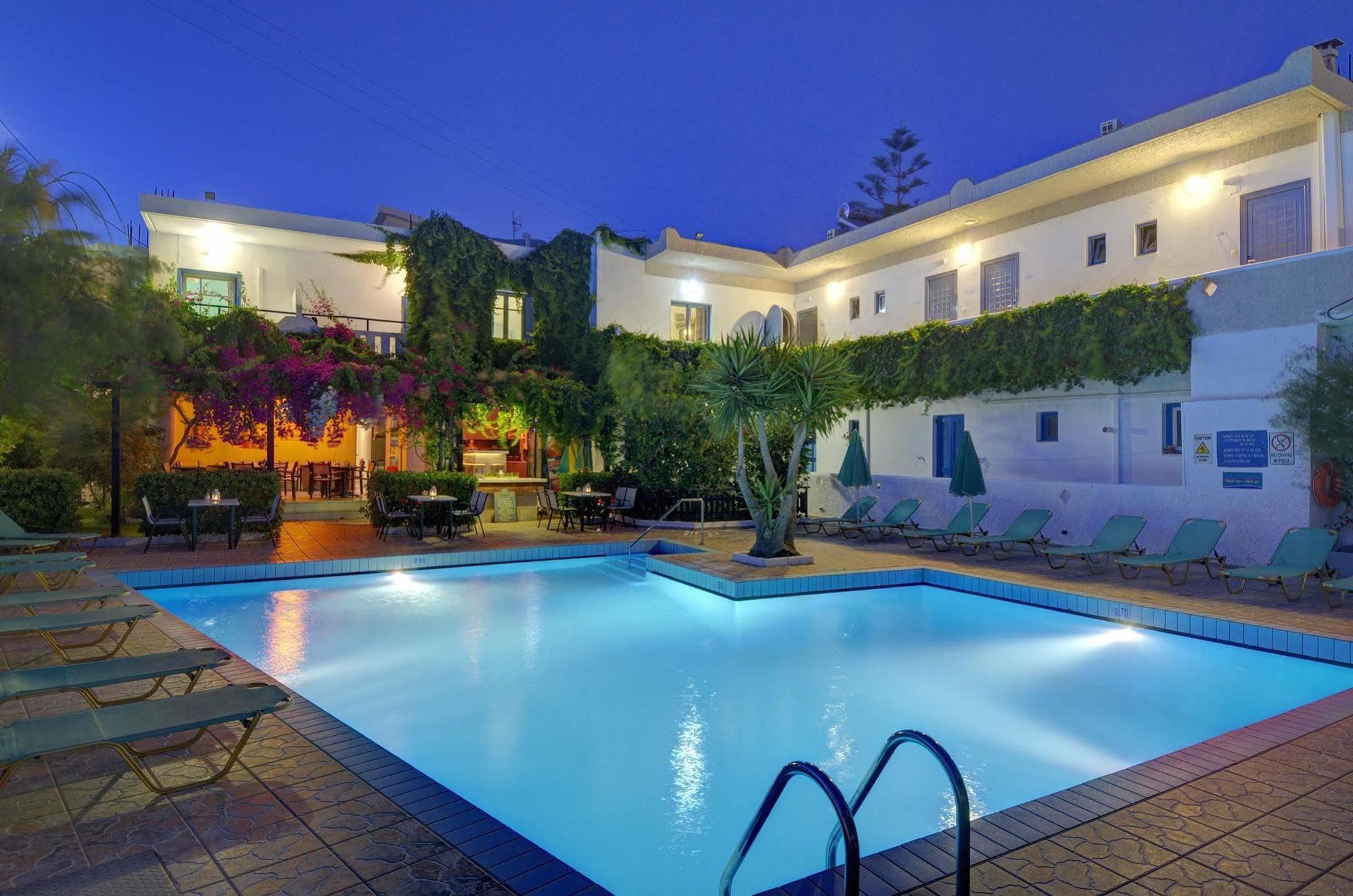 Costas & Chrysoula Aparthotel ปลาเกียส ภายนอก รูปภาพ