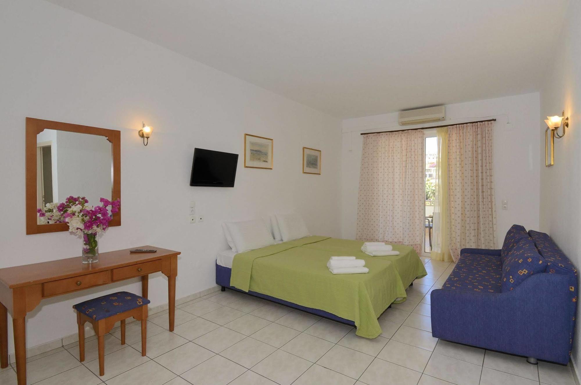 Costas & Chrysoula Aparthotel ปลาเกียส ภายนอก รูปภาพ